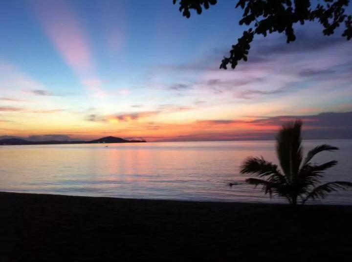 Maenam Villa Hotel Mae Nam Buitenkant foto