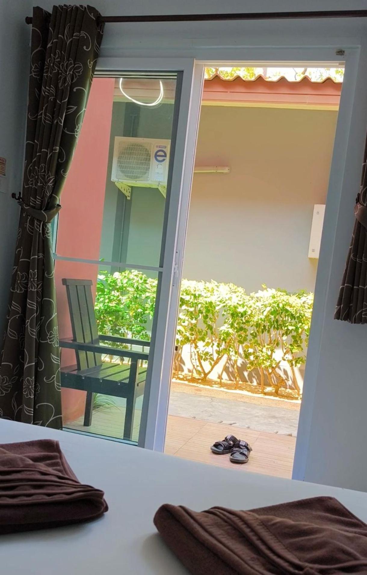 Maenam Villa Hotel Mae Nam Buitenkant foto
