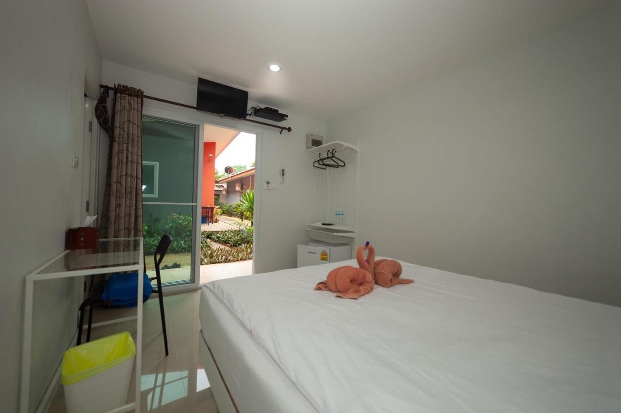 Maenam Villa Hotel Mae Nam Buitenkant foto